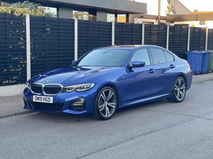 BMW 3 Series 2019 photo 3