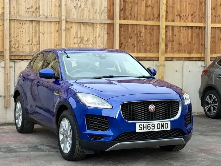 Jaguar E-Pace 2019 photo 4