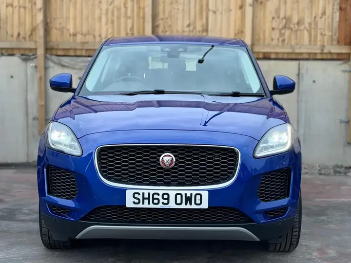 Jaguar E-Pace 2019 photo 2