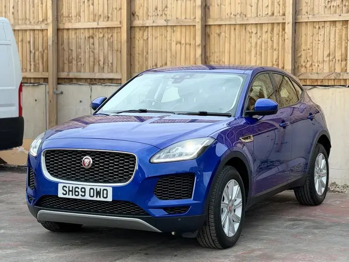 Jaguar E-Pace 2019 photo 3