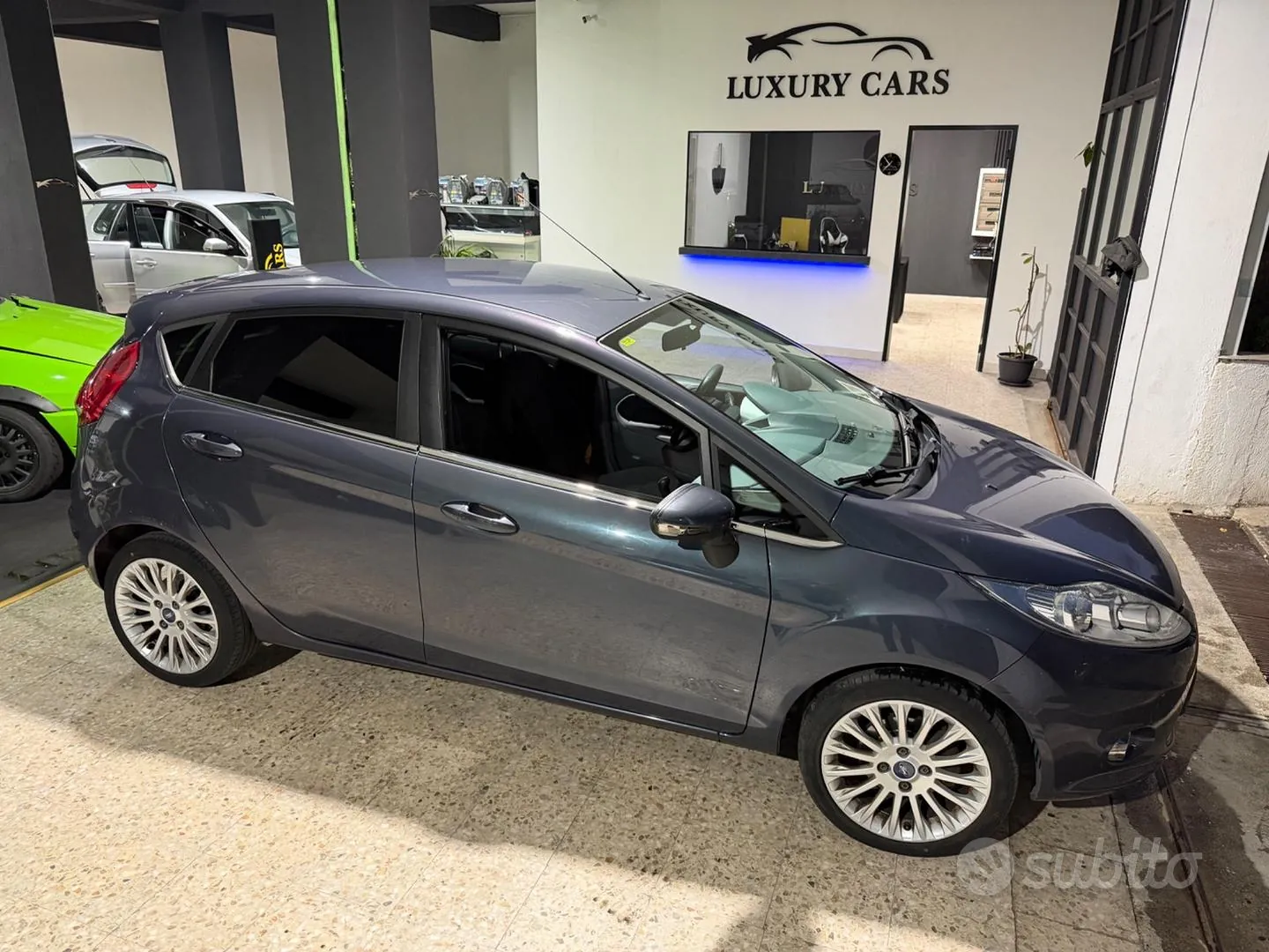 Ford Fiesta 2011 photo 2
