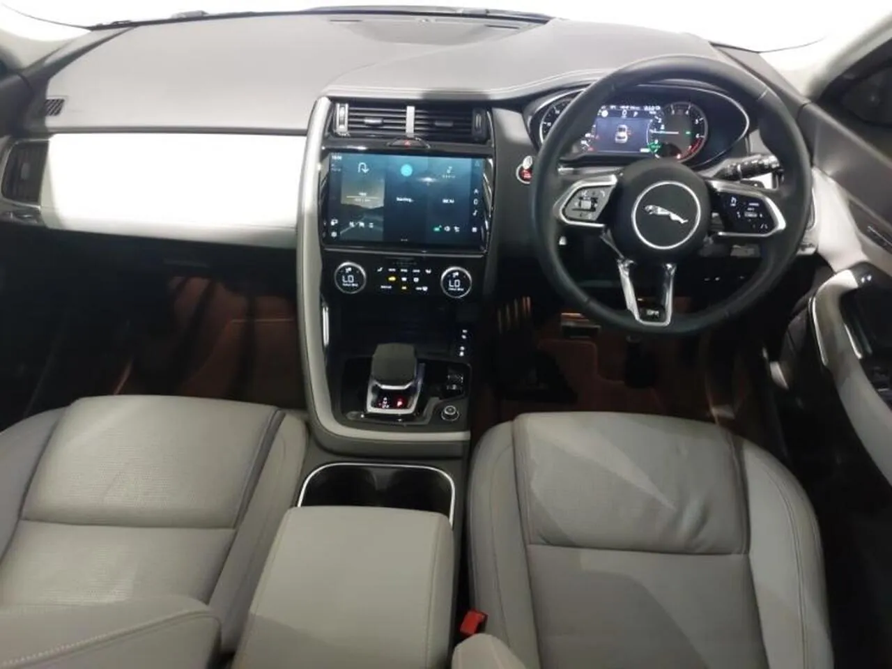Jaguar E-Pace 2023 photo 3