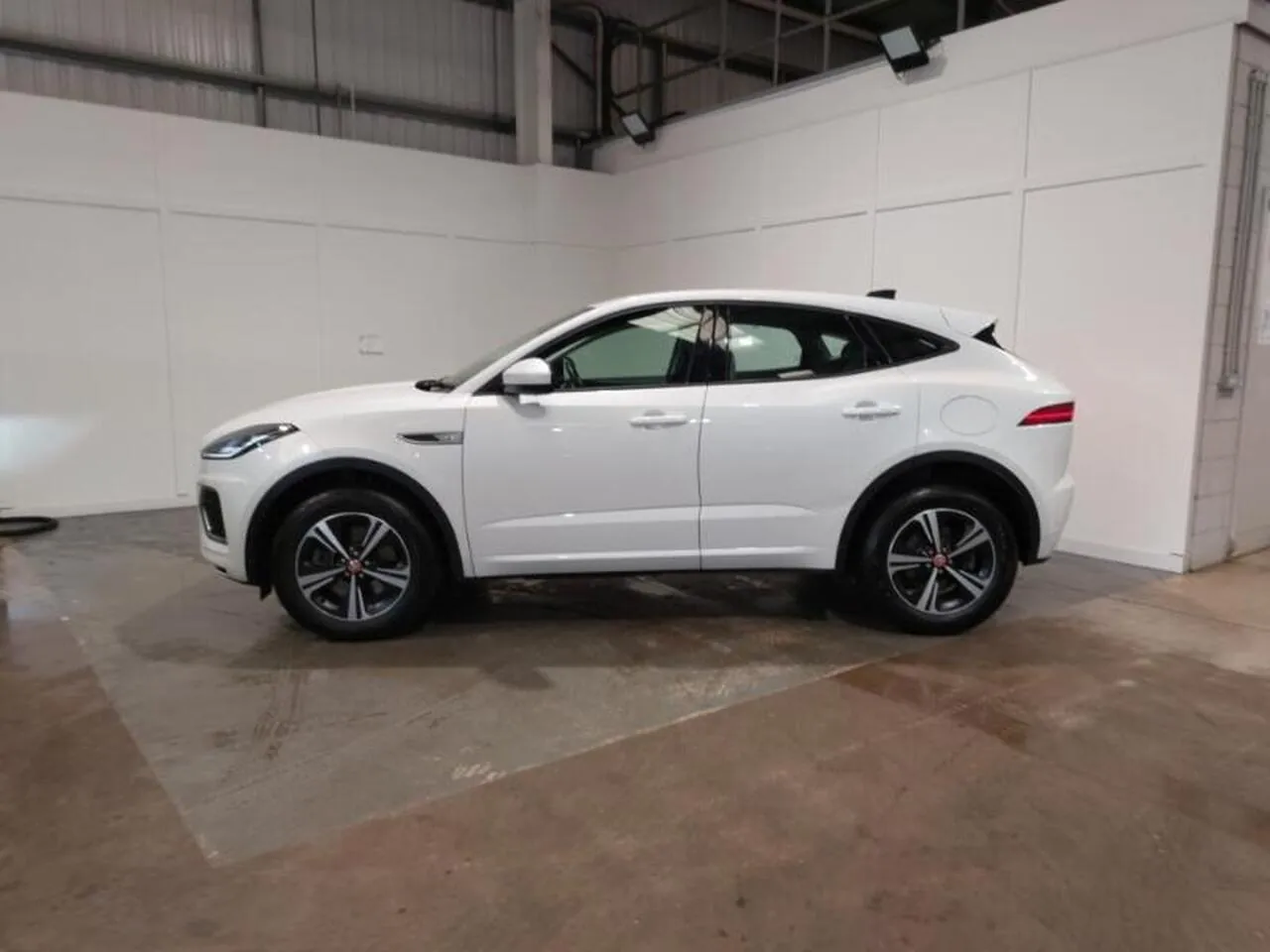 Jaguar E-Pace 2023 photo 4