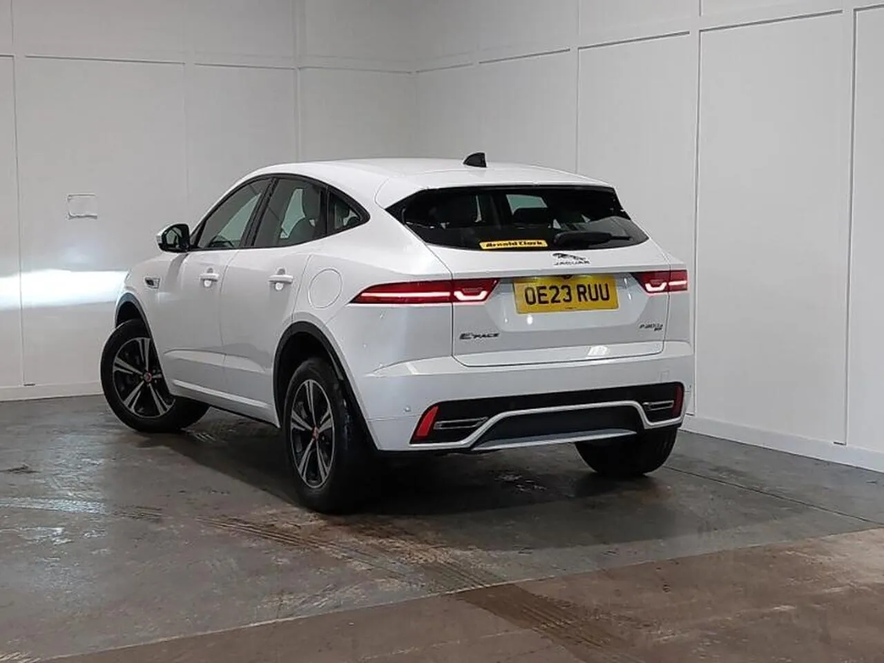 Jaguar E-Pace 2023 photo 2