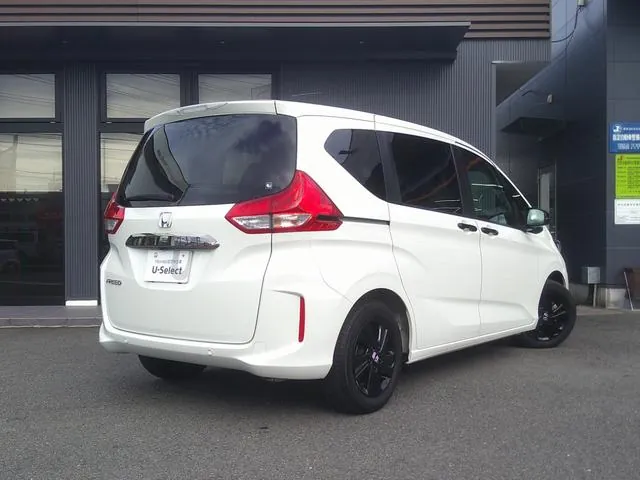 Honda Freed 2024 photo 2