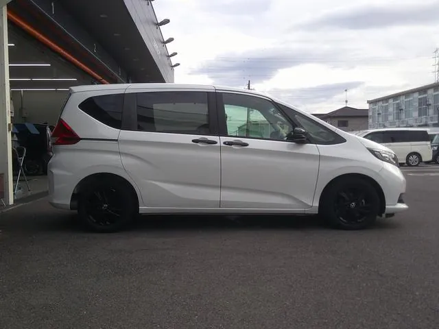 Honda Freed 2024 photo 3