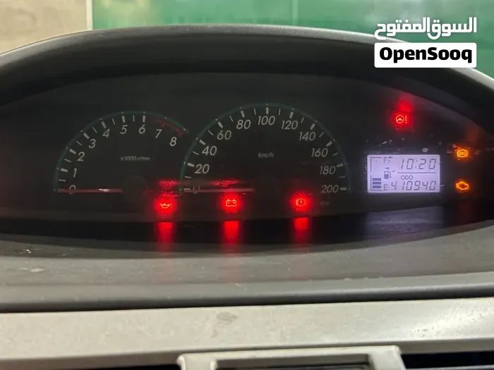 Toyota Yaris 2012 photo 2