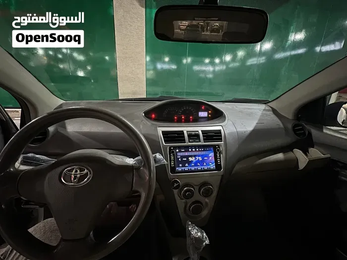 Toyota Yaris 2012 photo 3