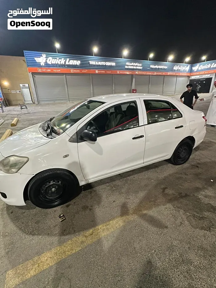 Toyota Yaris 2012 photo 4