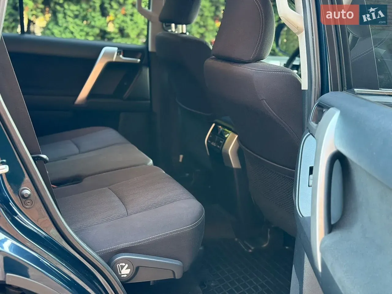 Toyota Land Cruiser Prado 2019 photo 4