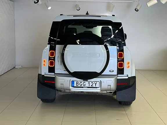Land Rover Defender 110 2023 photo 5