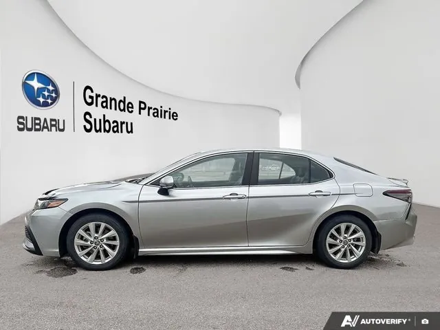 Toyota Camry 2023 photo 2