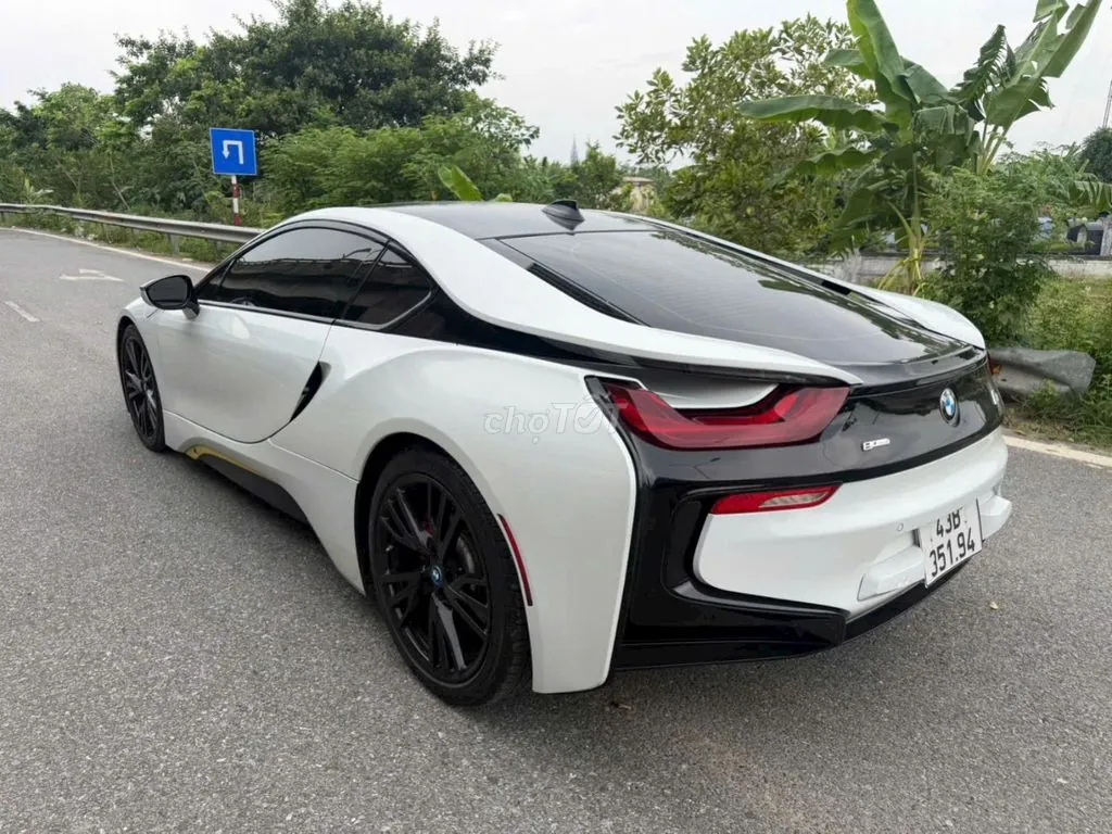 BMW I8 2014 photo 2
