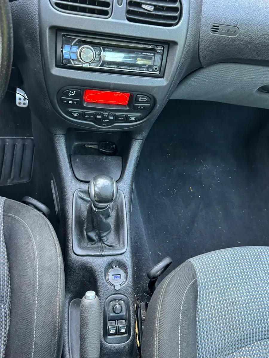 Peugeot 206 2003 photo 3