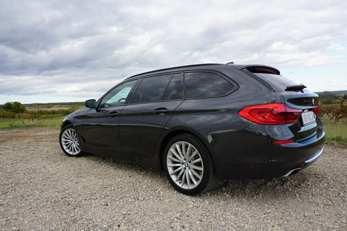 BMW 5 Series 2019 photo 2