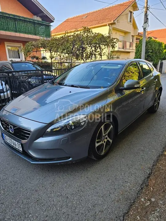 Volvo V40 2015 photo 2