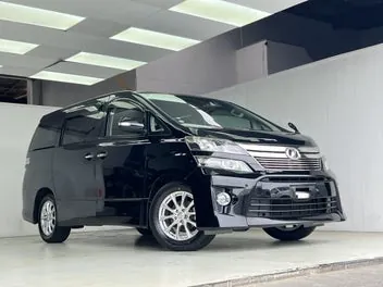 Toyota Vellfire 2013 photo 2
