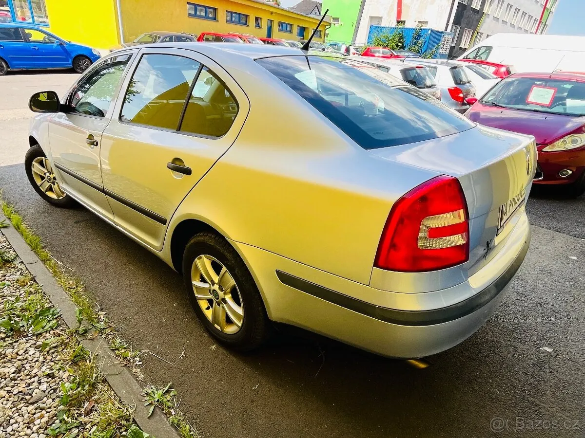 Skoda Octavia 2011 photo 4