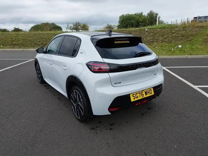 Peugeot 208 2026 photo 2