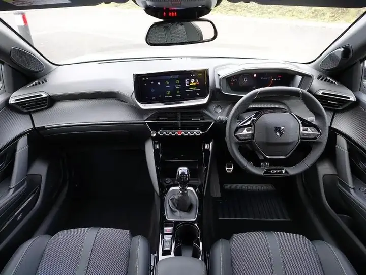 Peugeot 208 2026 photo 3