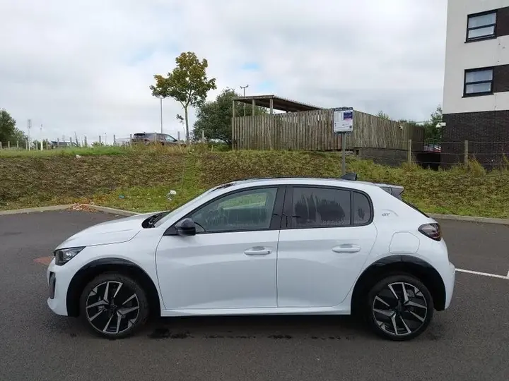 Peugeot 208 2026 photo 4