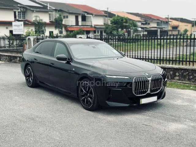 BMW I7