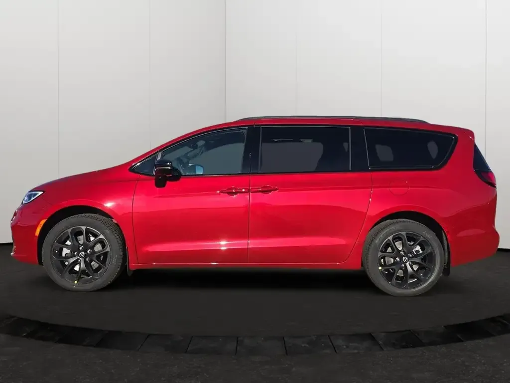 Chrysler Pacifica 2026 photo 2