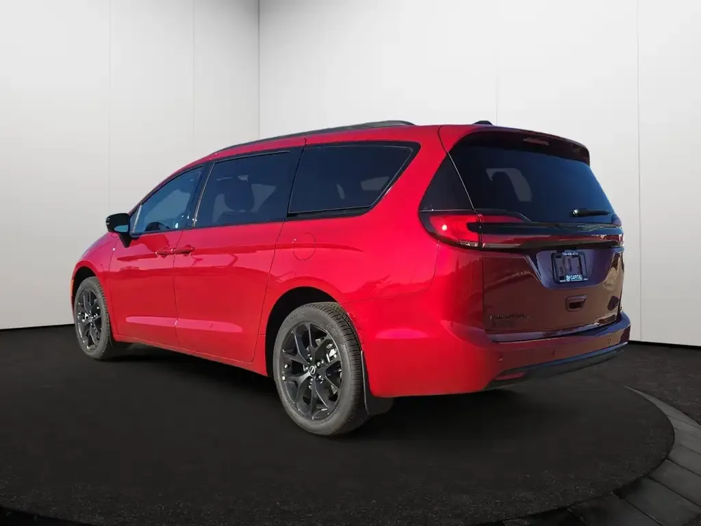 Chrysler Pacifica 2026 photo 4