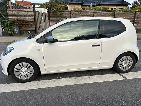 Volkswagen Up 2016 photo 2