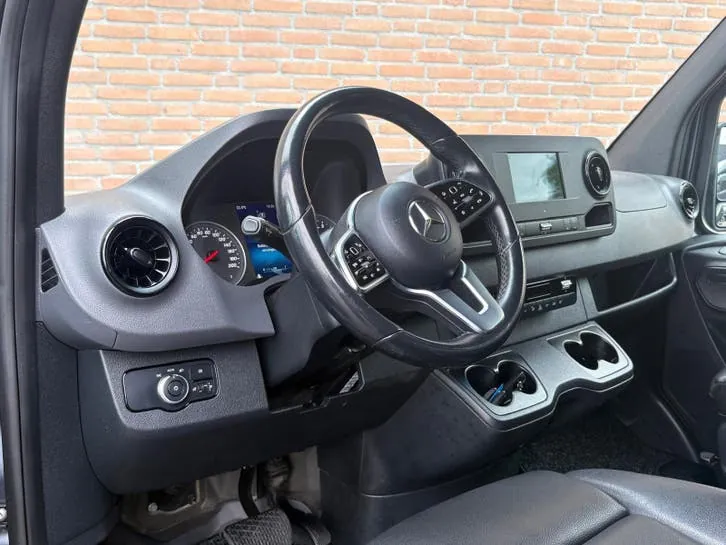 Mercedes-Benz Sprinter 2022 photo 2