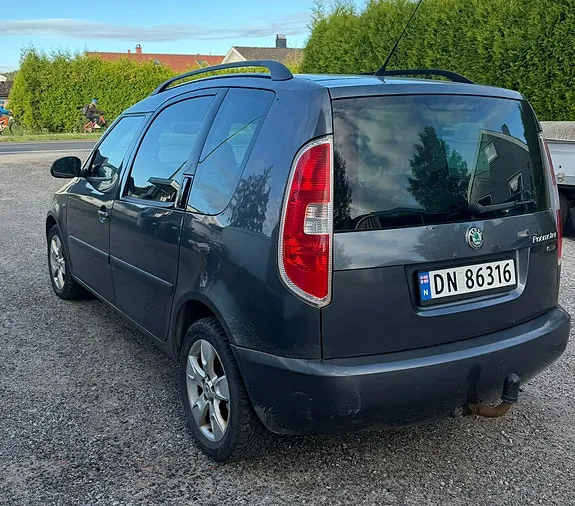 Skoda Roomster 2008 photo 2