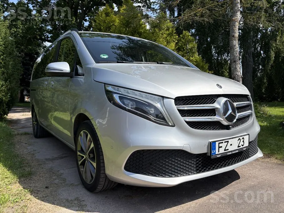 Mercedes-Benz V220