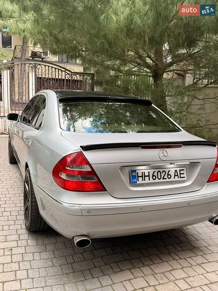 Mercedes-Benz E-Class 2003 photo 5