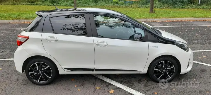 Toyota Yaris 2017 photo 4
