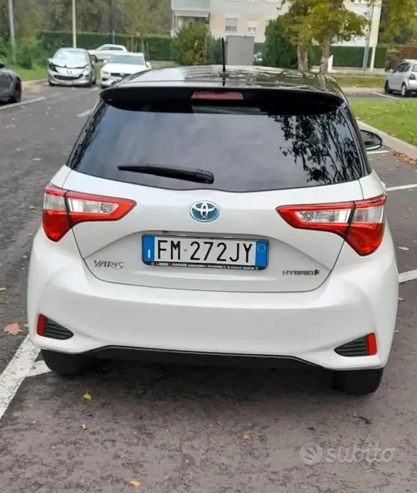 Toyota Yaris 2017 photo 5