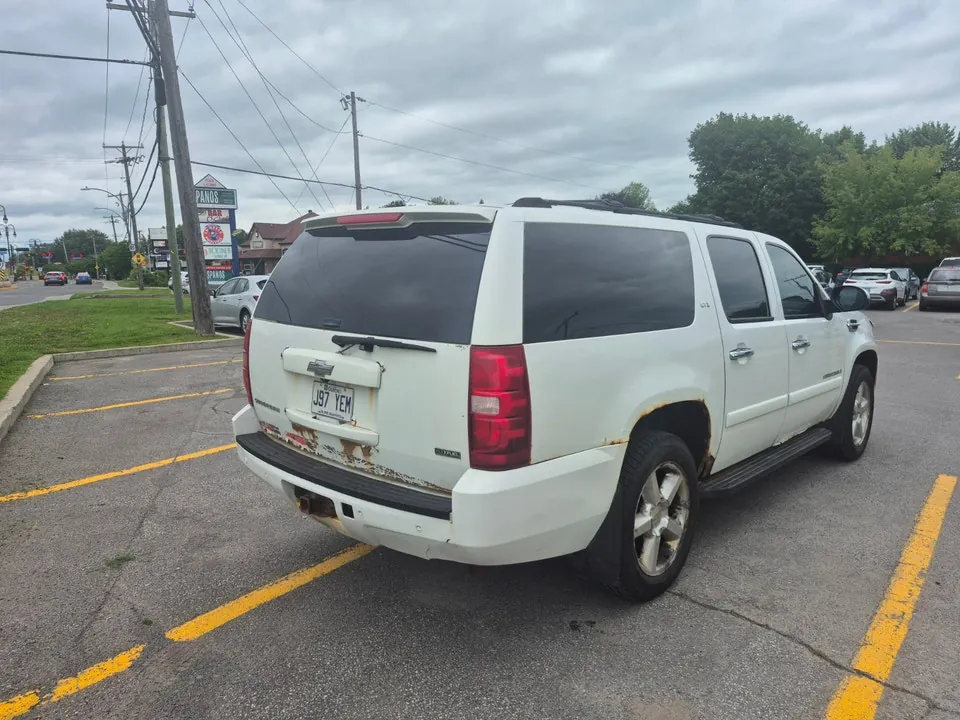 Chevrolet Suburban 2007 photo 3