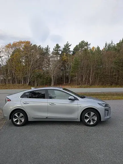 Hyundai Ioniq 2020 photo 2