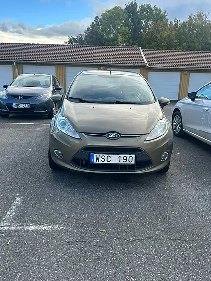 Ford Fiesta 2012 photo 2