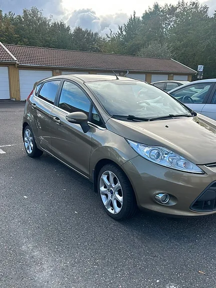 Ford Fiesta 2012 photo 3