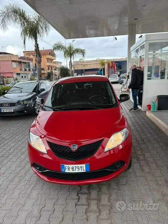 Lancia Ypsilon 2018 photo 2