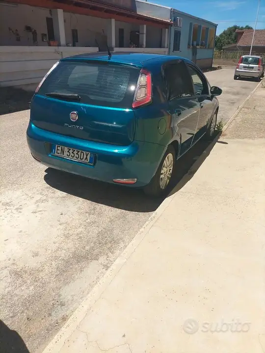 Fiat Punto 2012 photo 2