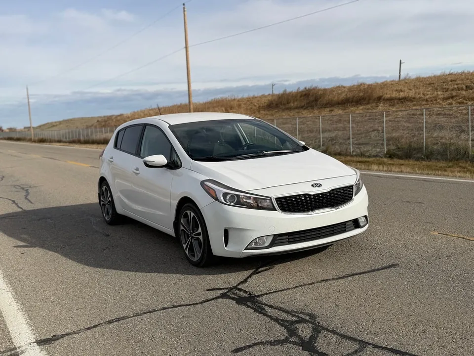 Kia Forte5 2017 photo 3