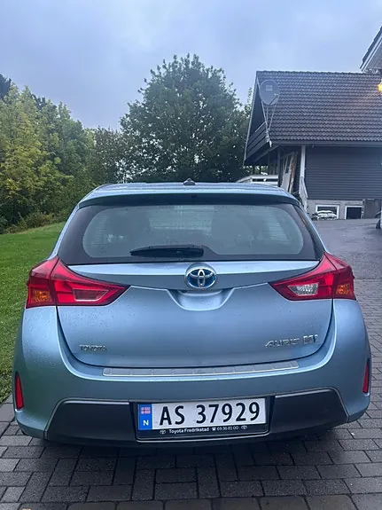 Toyota Auris 2013 photo 5