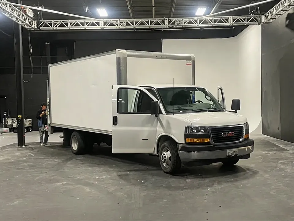 GMC 3500 Cube