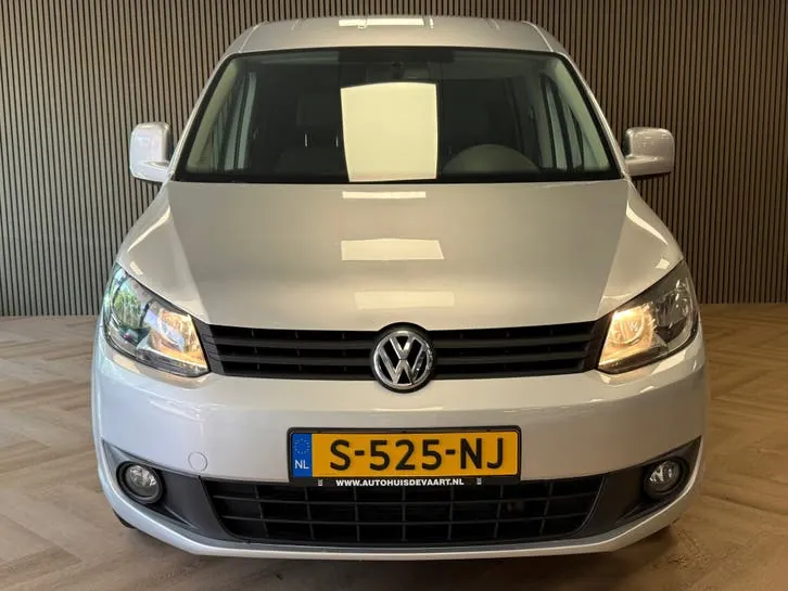 Volkswagen Caddy 2011 photo 2