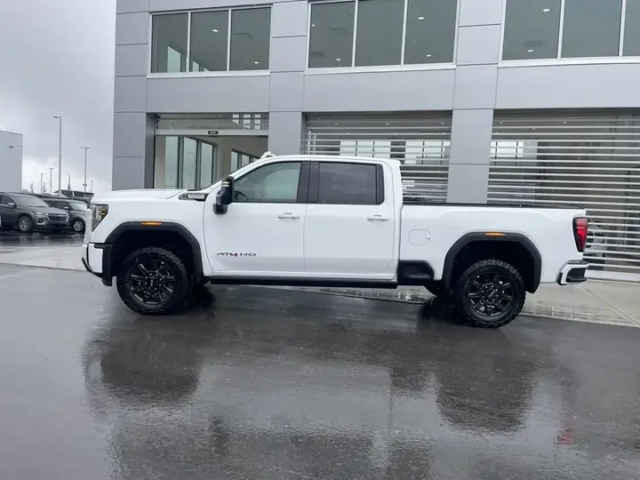 GMC Sierra 3500Hd 2026 photo 5