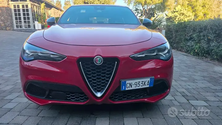 Alfa Romeo Stelvio 2023 photo 2
