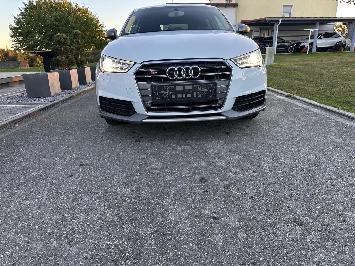 Audi A1 2015 photo 2