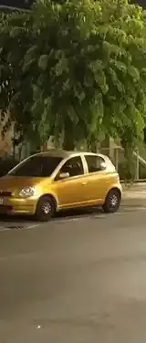 Toyota Vitz 2001 photo 2