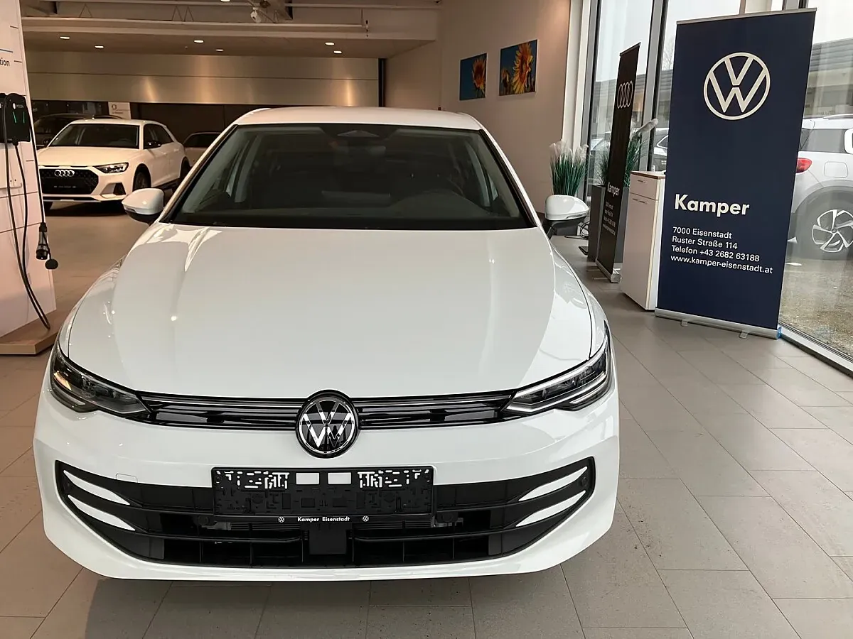 Volkswagen Golf 2026 photo 2